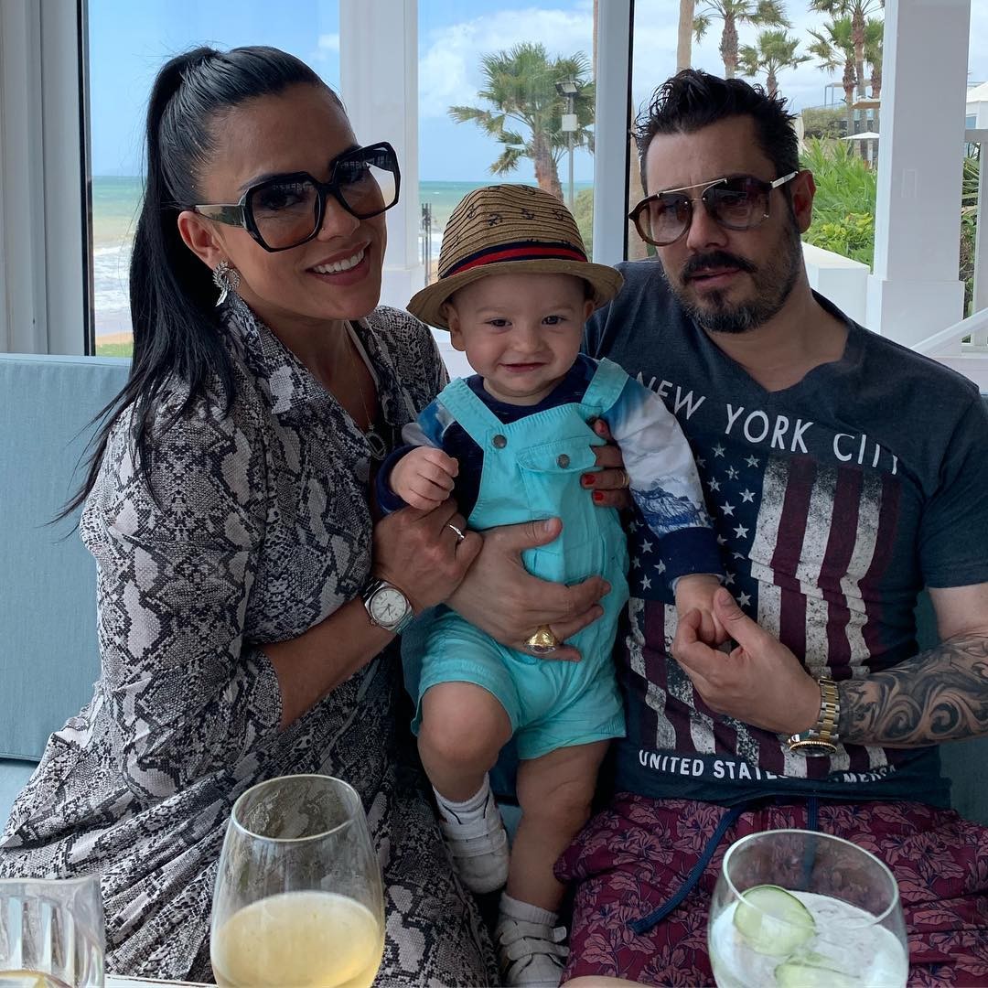 Kelly Medeiros com o filho Lucca e o marido, Marco Antônio (Foto: Reprodução/Instagram)