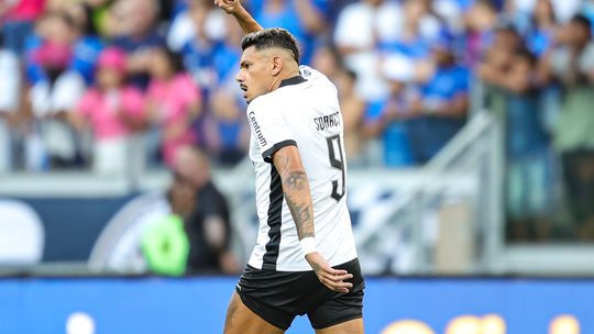 Tiquinho Soares atinge a marca de 40 gols pelo Botafogo; veja o raio-x