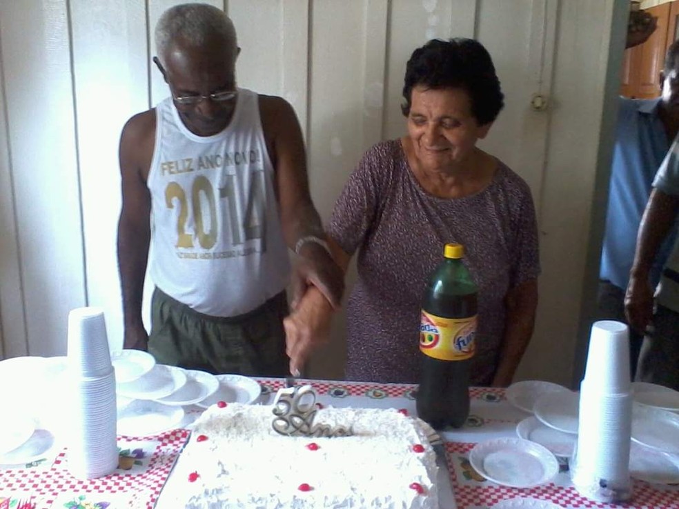 Alcides Albano Gomes e Maria de Lourdes de Souza Gomes quando completaram 50 anos de casados — Foto: Arquivo pessoal