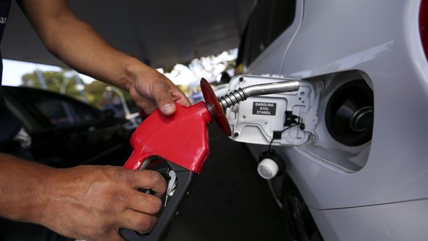 Aumento de impostos sobre combustíveis leva a fila em postos de gasolina (Foto: Marcelo Camargo/Agência Brasil)