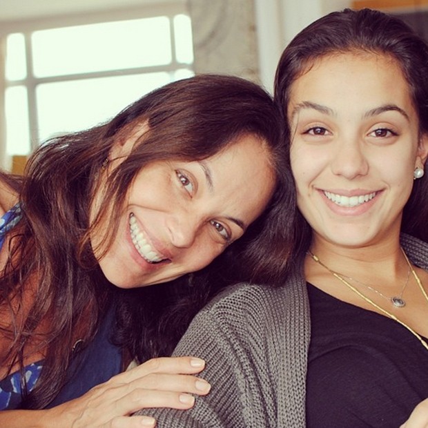 Carolina Ferraz e a filha, Valentina (Foto: Reprodução/Instagram)