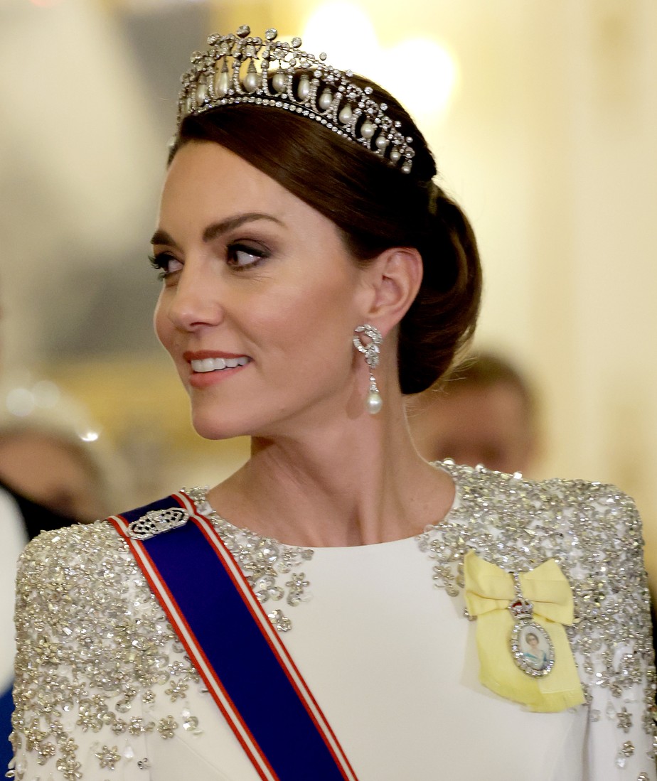 As cifras do look de Kate Middleton em seu 1º banquete como a princesa de Gales | Celebridades | Vogue