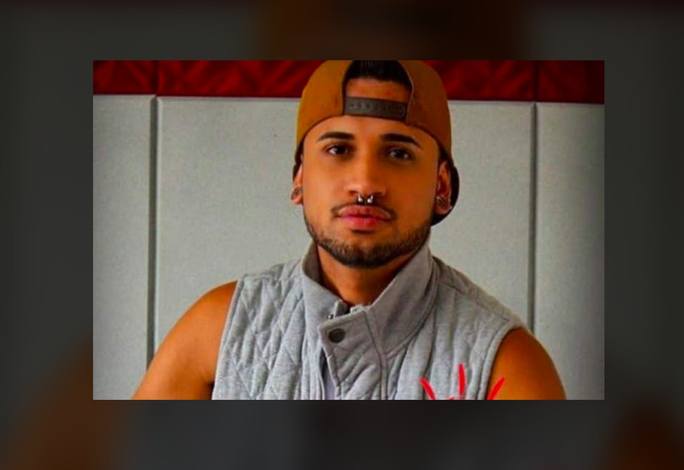 Ativista LGBT em Tabo&atilde;o da Serra, na Grande S&atilde;o Paulo, Jeferson Santos de Souza ficou desaparecido desde a madrugada de domingo (26) &mdash; Foto: Arquivo Pessoal/Redes Sociais