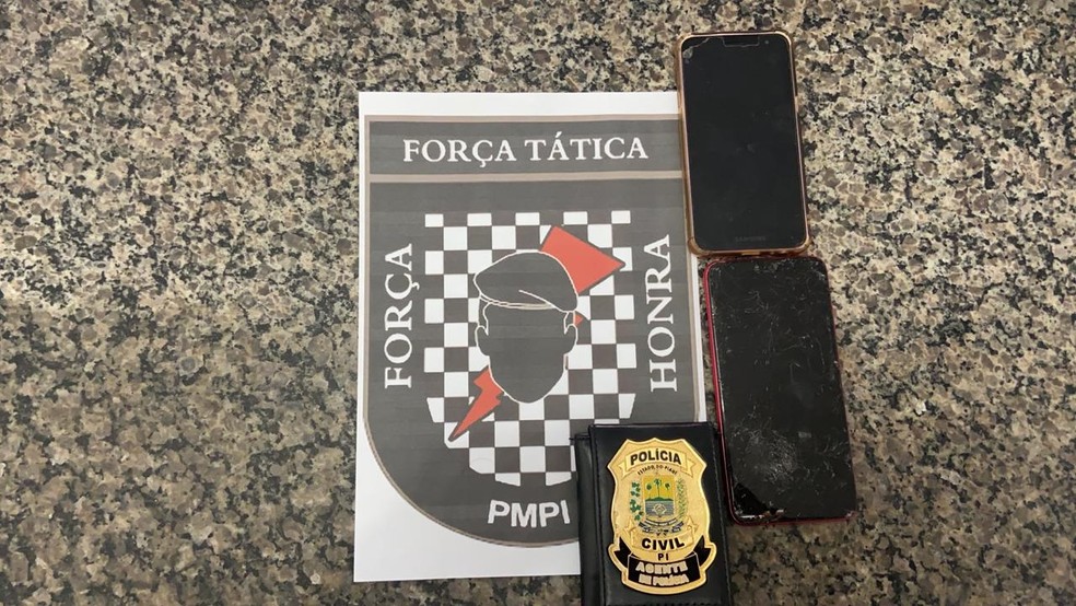 Polícia cumpre celulares de João Paulo em Altos — Foto: Divulgação/PC-PI