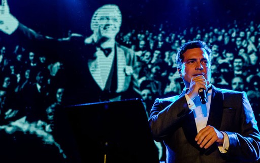 Daniel Boaventura reproduz show de Sinatra no Rio e homenageia Roberto Medina