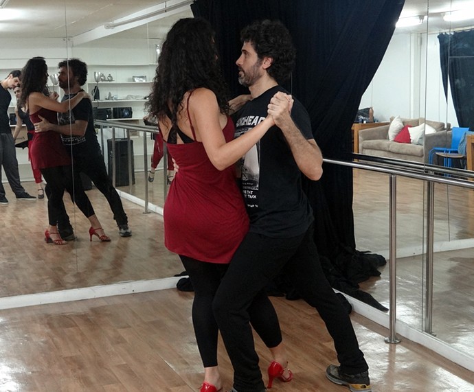 O tango foi o ritmo escolhido para a primeira cena de dança de Débora Nascimento e Eriberto Leão em 'Êta Mundo Bom!' (Foto: Walter Dhein/Gshow)