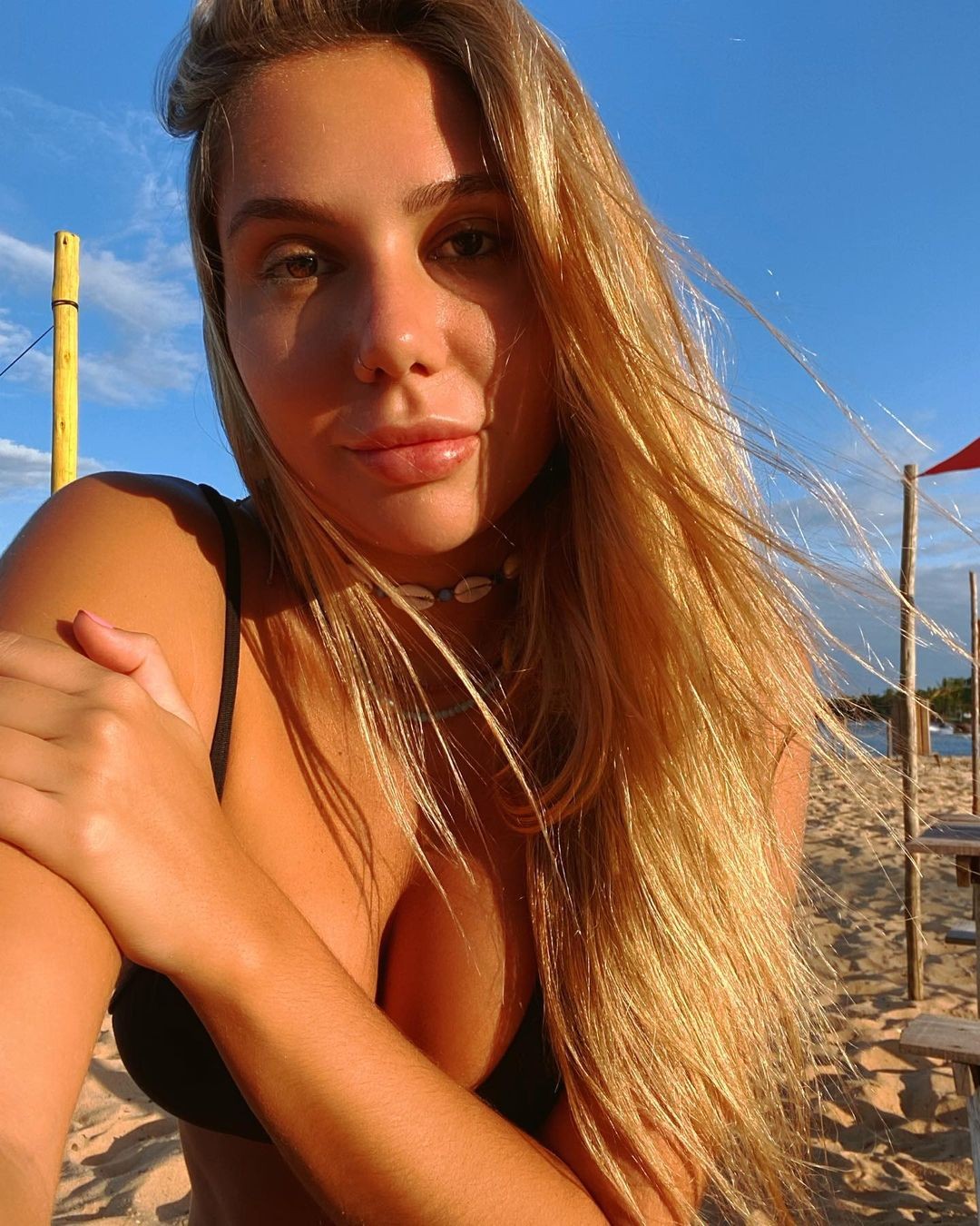 Carolina Portaluppi posta fotos na praia (Foto: Reprodução/ Instagram)