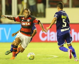 Emerson Sheik admite má atuação do Fla, mas crê em vaga no duelo de volta