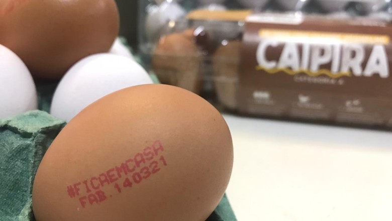 Granja do Ceará imprime #FICAEMCASA em cada ovo (Foto: Avine/Divulgação)