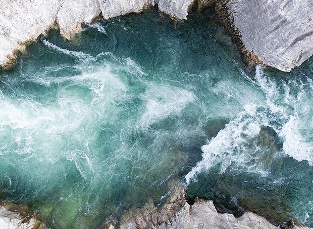 O fotógrafo Sébastien Riveron tem inúmeras fotos que retratam a natureza sob uma perspectiva aérea (Foto: Instagram / Reprodução)