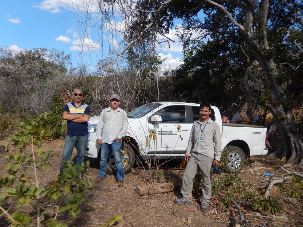 Equipe durante trabalho com drone em Caicó — Foto: Cedida/MPF