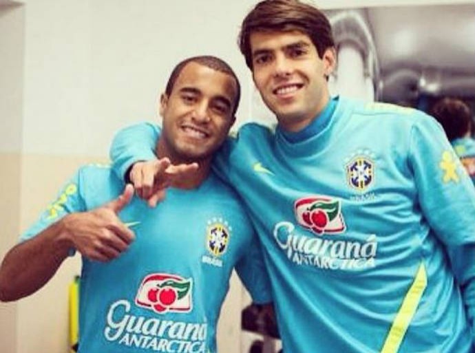 No PSG, Lucas deseja a Kaká bom retorno ao São Paulo: 