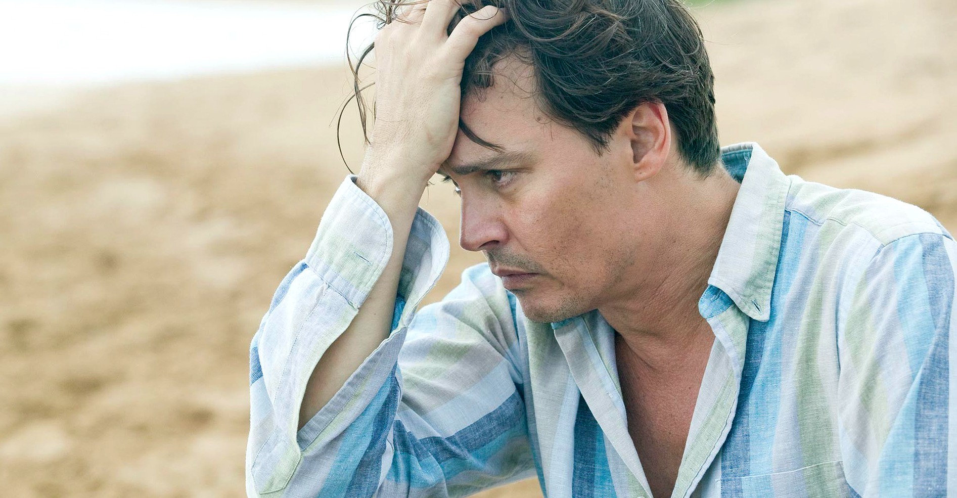 Johnny Depp em cena de 'Diário de um Jornalista Bêbado' (2011). (Foto: Reprodução)