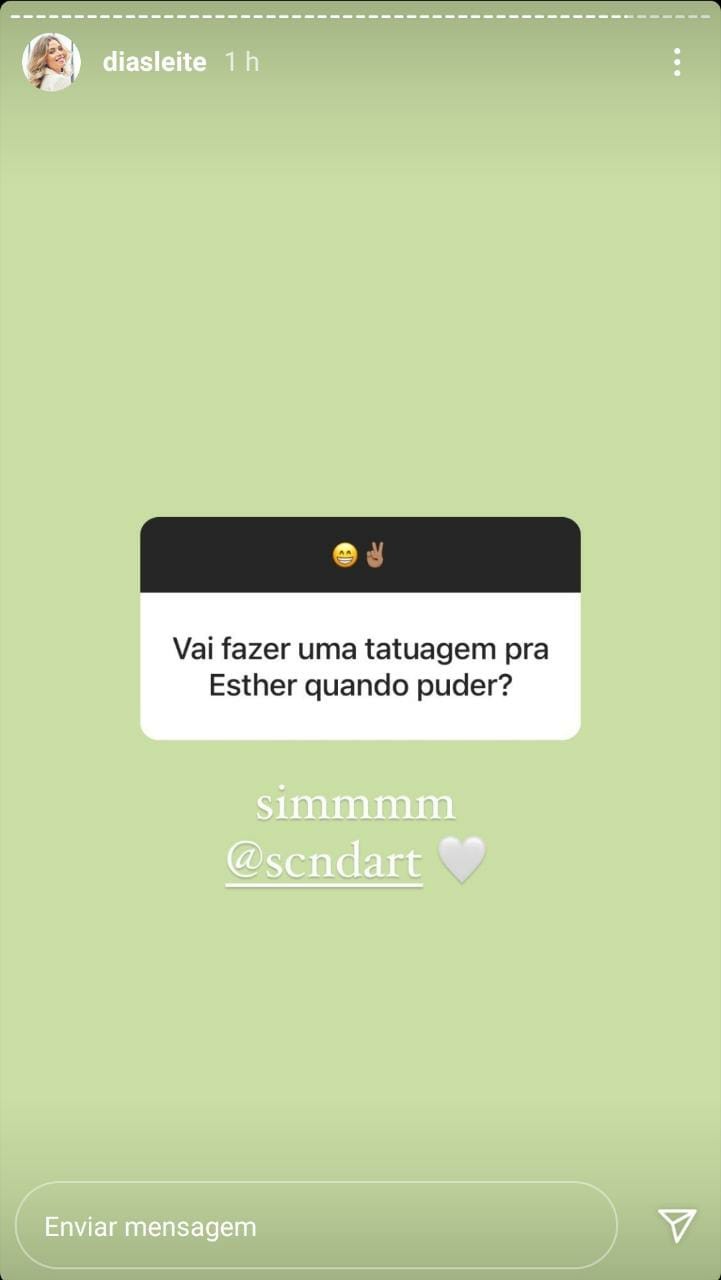Carol Dias responde perguntas de fãs sobre Esther (Foto: Reprodução/Instagram)