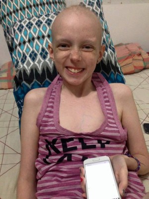 G1 - Após câncer, menina realiza sonho de ter canal de vídeo e comove a web  - notícias em Bauru e Marília