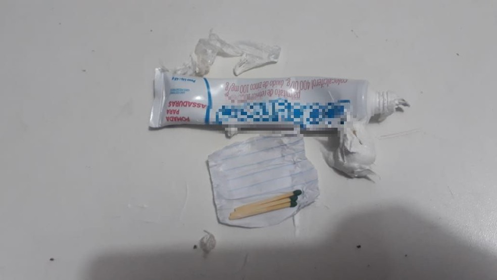 Entorpecente foi achado em embalagem de pomada para assaduras — Foto: Divulgação/Sejus