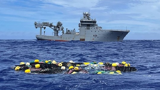 Polícia da Nova Zelândia encontra 3,2 toneladas de cocaína flutuando no Oceano Pacífico