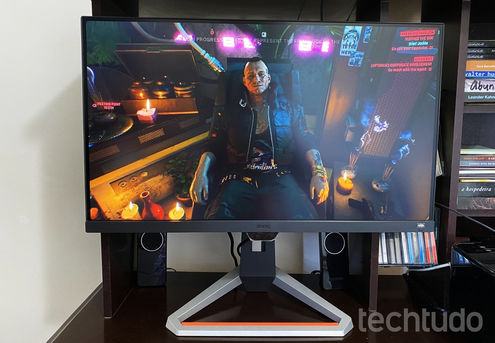 Monitor gamer Mobiuz EX2510, da BenQ, de frente e ligado — Foto: Anna Kellen Bull/TechTudo