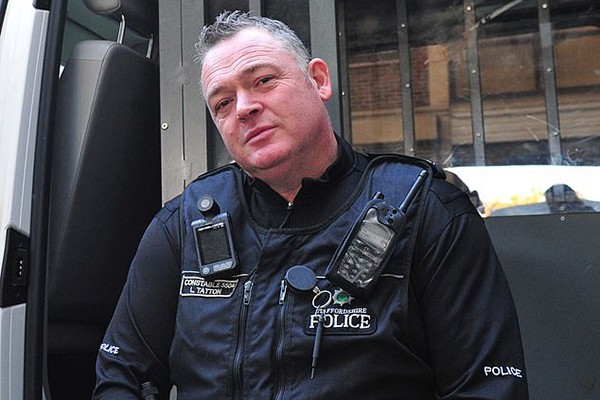 O ex-policial Lee Tatton em foto do reality Cops UK (Foto: divulgação)