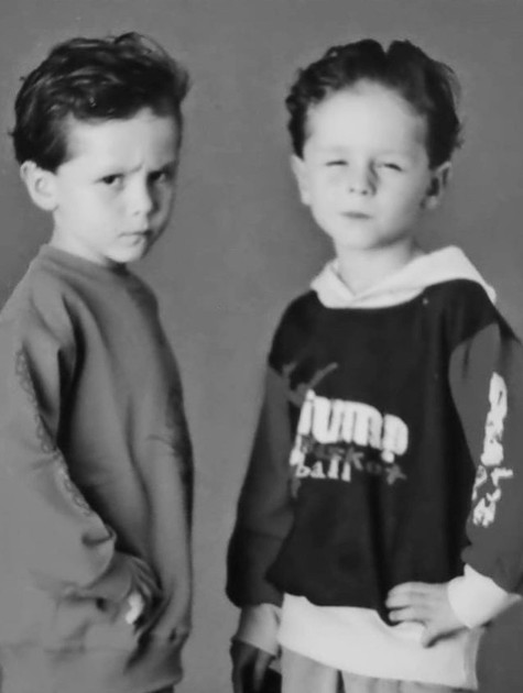 Os irmãos na infância  (Foto: Reprodução)