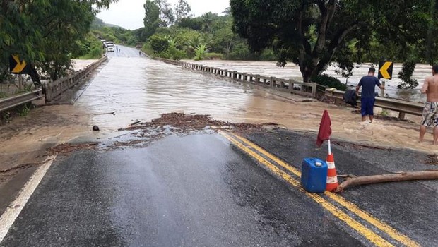 Enchente em Eunápolis, na Bahia (Foto: Sucom / Prefeitura de Eunápolis via Agência Brasil)