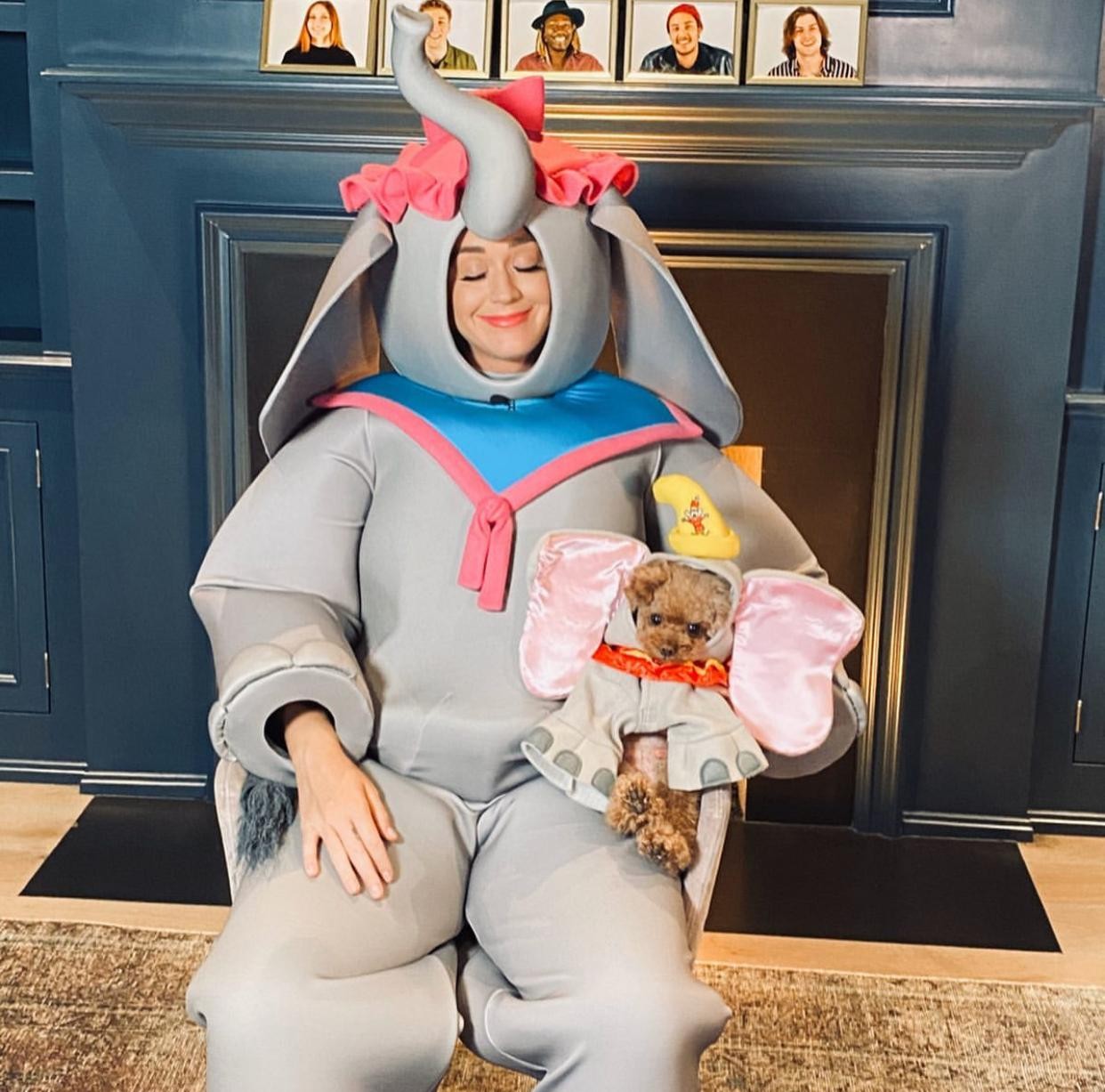 Katy Perry vestida de mamãe Dumbo (Foto: Reprodução/ Instagram )