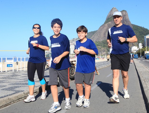 família pais e filhos corrida de rua eu atleta (Foto: Rogério Santana)