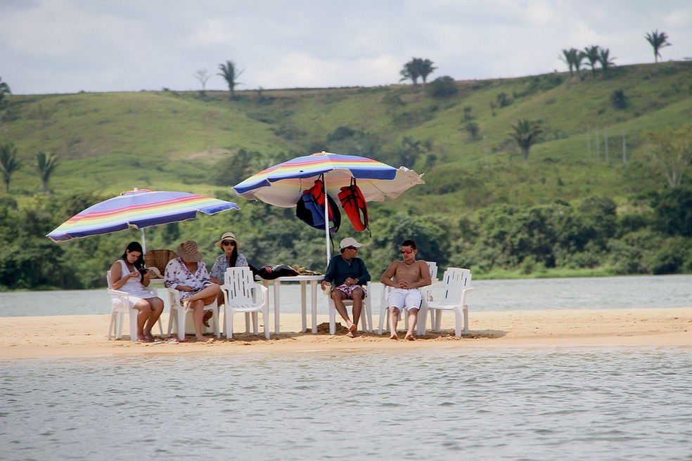 Praia em Araguanã é opção para os turistas no Tocantins (Foto: Ademir dos Anjos/Casa Militar)