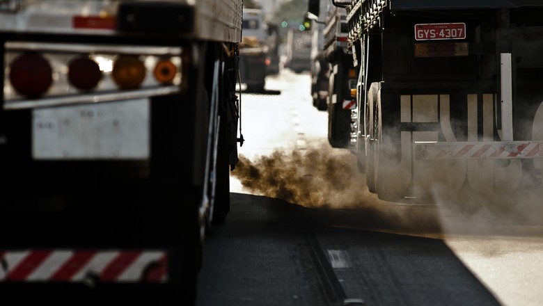 poluição-meio-ambiente-caminhao-fumaça-aquecimento-global-efeito-estufa (Foto: Agência Brasil)