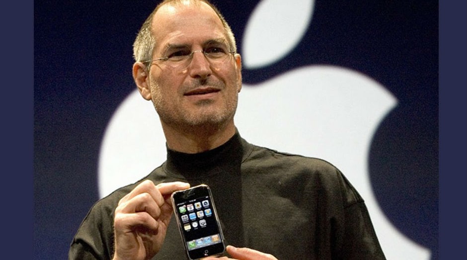 Steve Jobs durante la presentación del primer iPhone (Foto: Reproducción de YouTube)