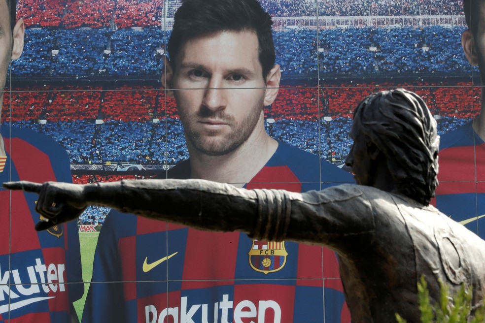 Novela Messi: jantar com Suárez, desistência do Bayern, propostas do City e PSG e possibilidade de “ano sabático”