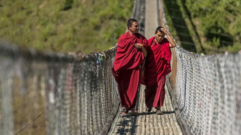 Para encontrar a felicidade, Rinpoche diz que devemos aceitar que nossas ações têm um impacto sobre as pessoas ao nosso redor (Foto: Scott A Woodward via BBC News)