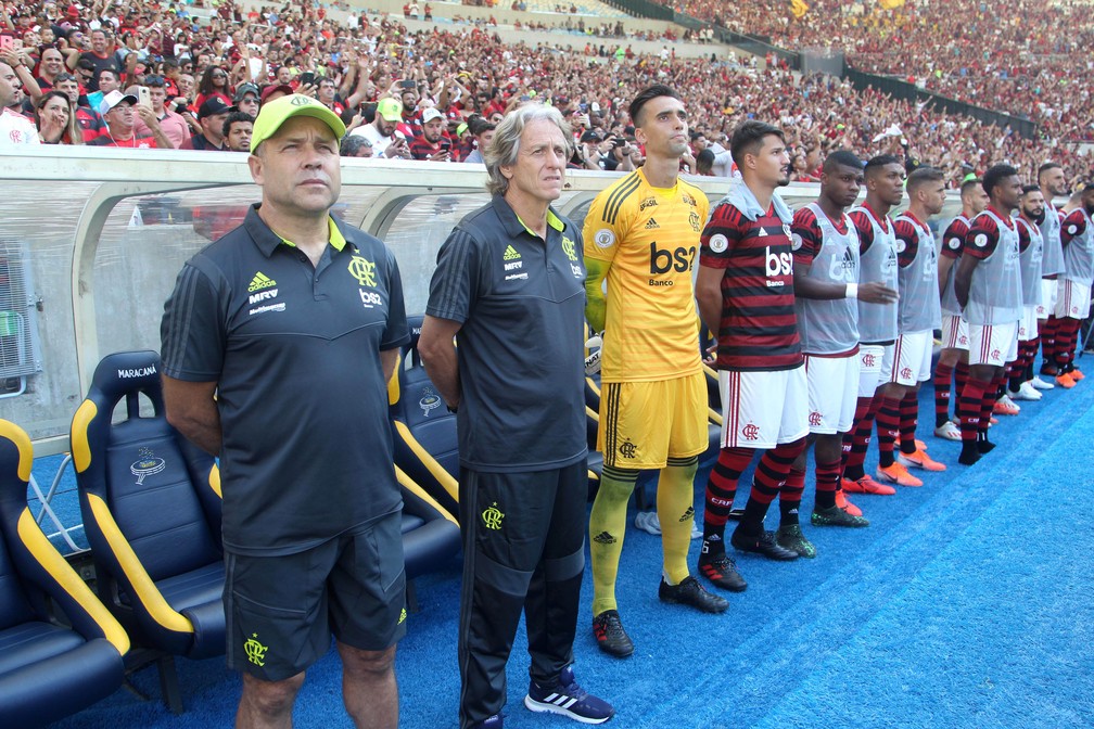 Jorge Jesus colocou Cuéllar no banco na partida contra o Goiás — Foto: Alexandre Vidal/Flamengo