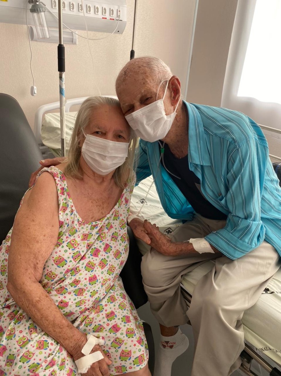 Casal ficou inernado no mesmo leito do Hospital do Juruá  — Foto: Arquivo da família