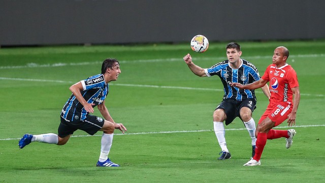 Geromel e Kannemann, dupla de zaga do Grêmio