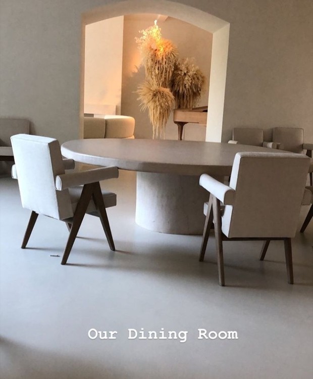Sala de jantar Kim Kardashian (Foto: Reprodução / Instagram)
