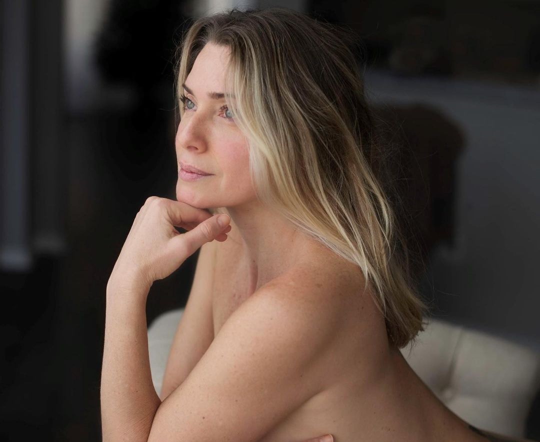 Letícia Spiller compartilha fotos de ensaio nu (Foto: Reprodução/Instagram)