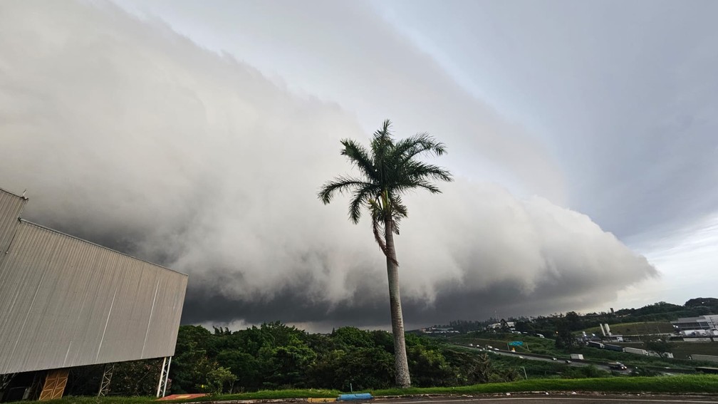 Registro da nuvem feito em Valinhos (SP) — Foto: Gustavo/Arquivo Pessoal