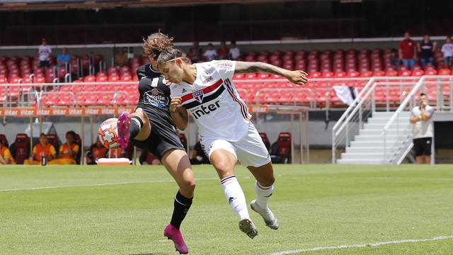 Cristiane, do São Paulo, em ação na final do Paulistão Feminino, contra o Corinthians