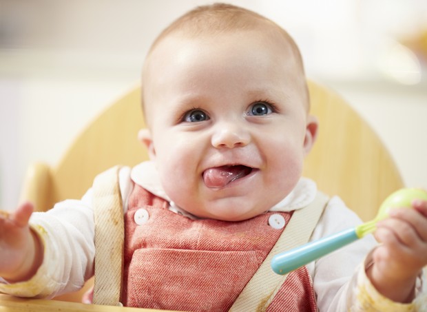 O meu bebé não aceita alimentos sólidos e agora?