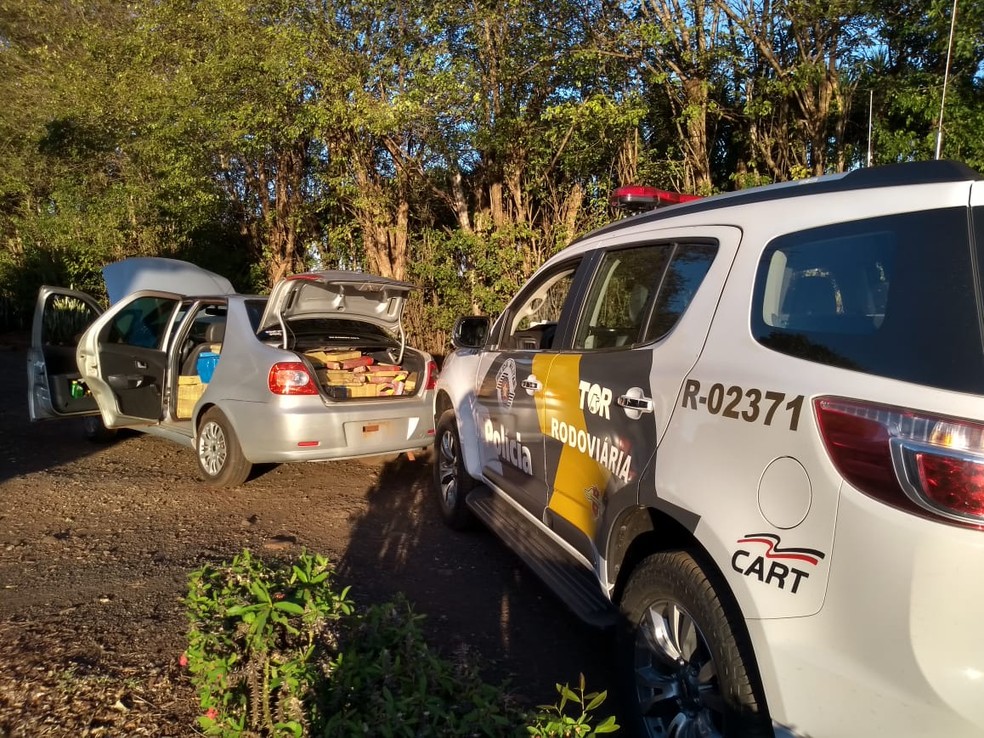 Homem estava dentro de um motel às margens da rodovia quando foi detido pelos policiais  — Foto: Polícia Rodoviária/ Divulgação
