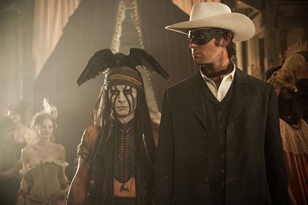 Johnny Depp e Armie Hammer em O Cavaleiro Solitário (Foto: Divulgação)