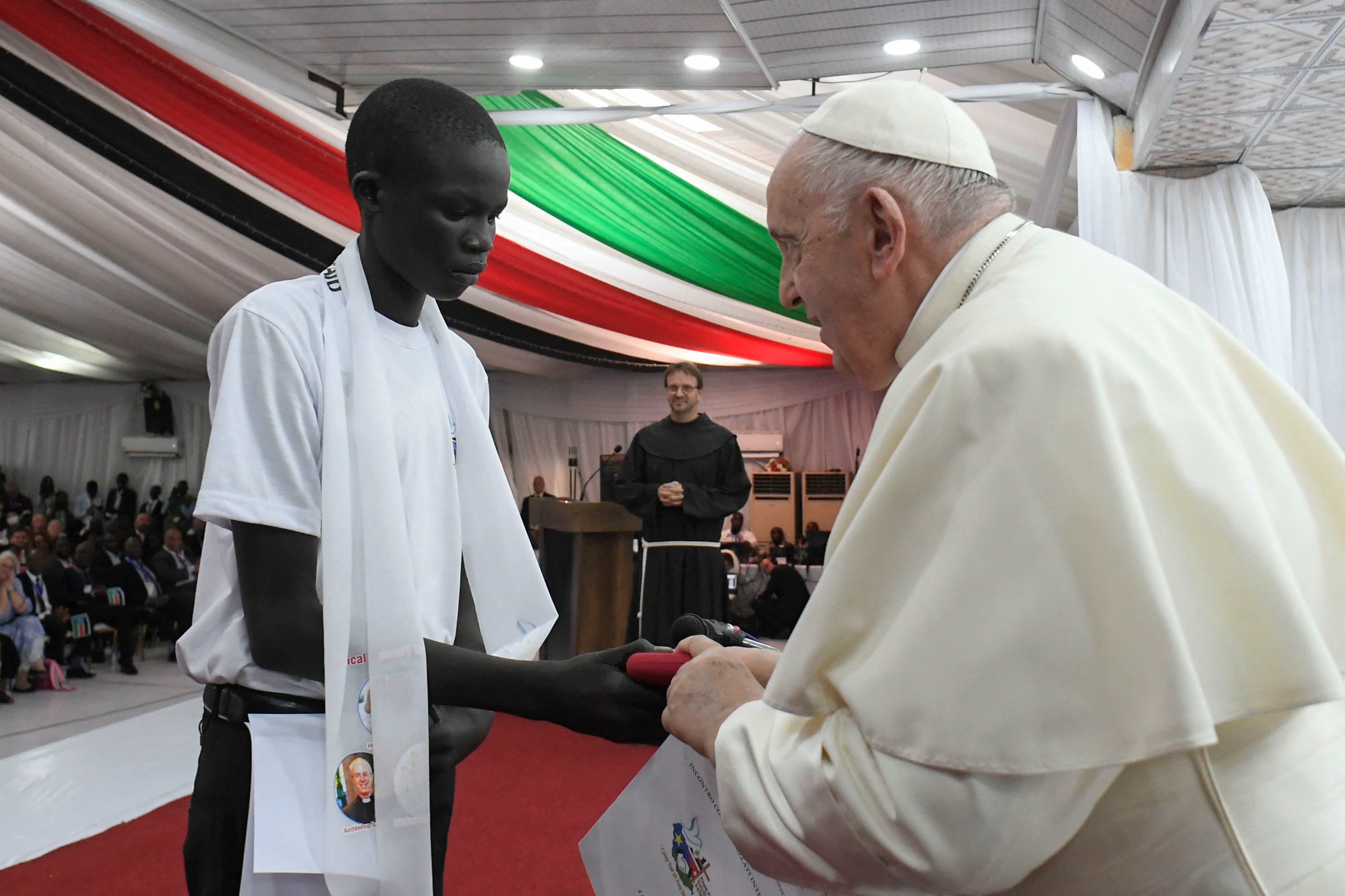 Papa Francisco visita o Sudão do Sul e se encontra com líderes religiosos
