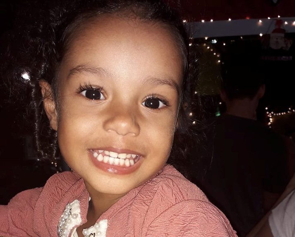 Hillary Valadares, de dois anos, foi atingida na cabeça — Foto: Arquivo Pessoal