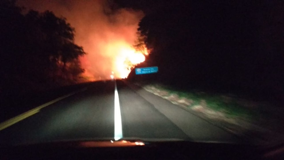 Defesa Civil alerta para riscos de incêndios em Osvaldo Cruz — Foto: Polícia Militar Rodoviária