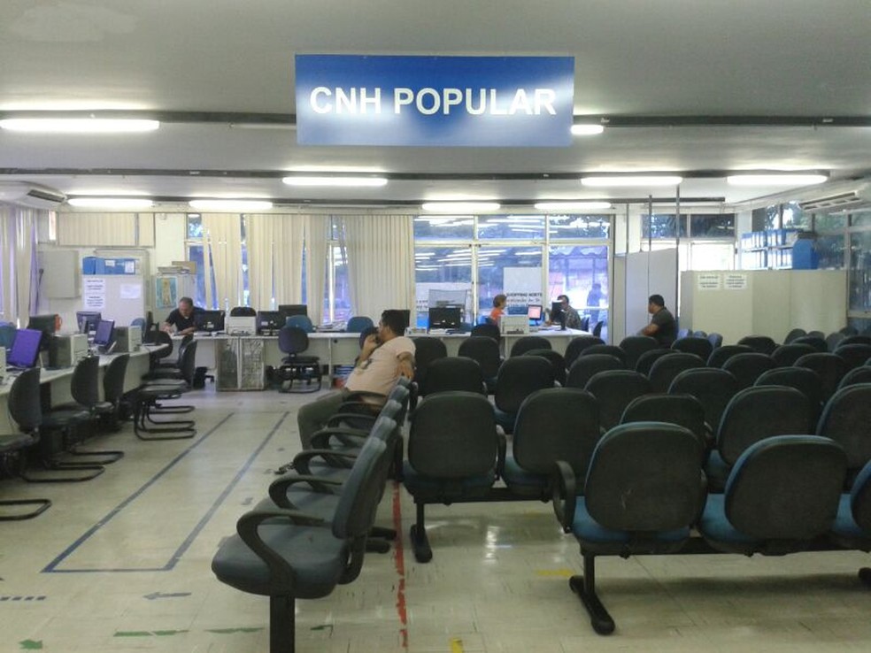 Sede do Detran, no bairro da Iputinga, fecha desde a quinta-feira (18) — Foto: Moema França/G1