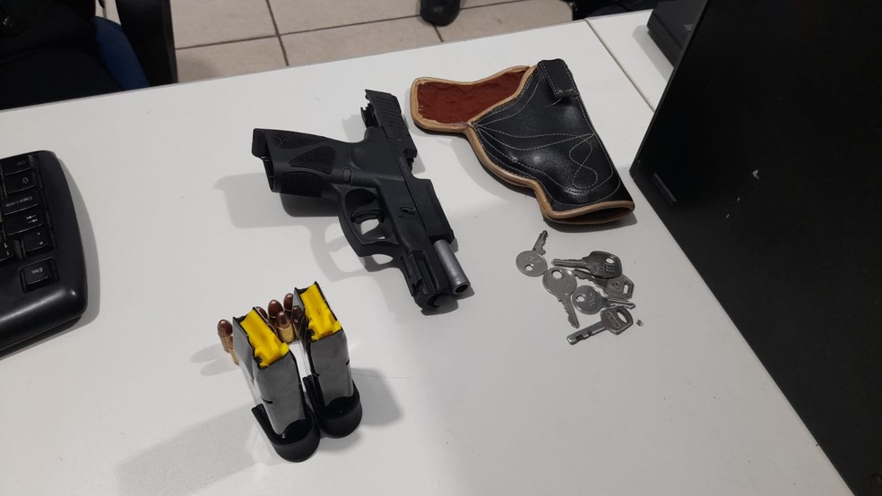 No estojo havia uma munição deflagrada — Foto: Policia Militar/ divulgação