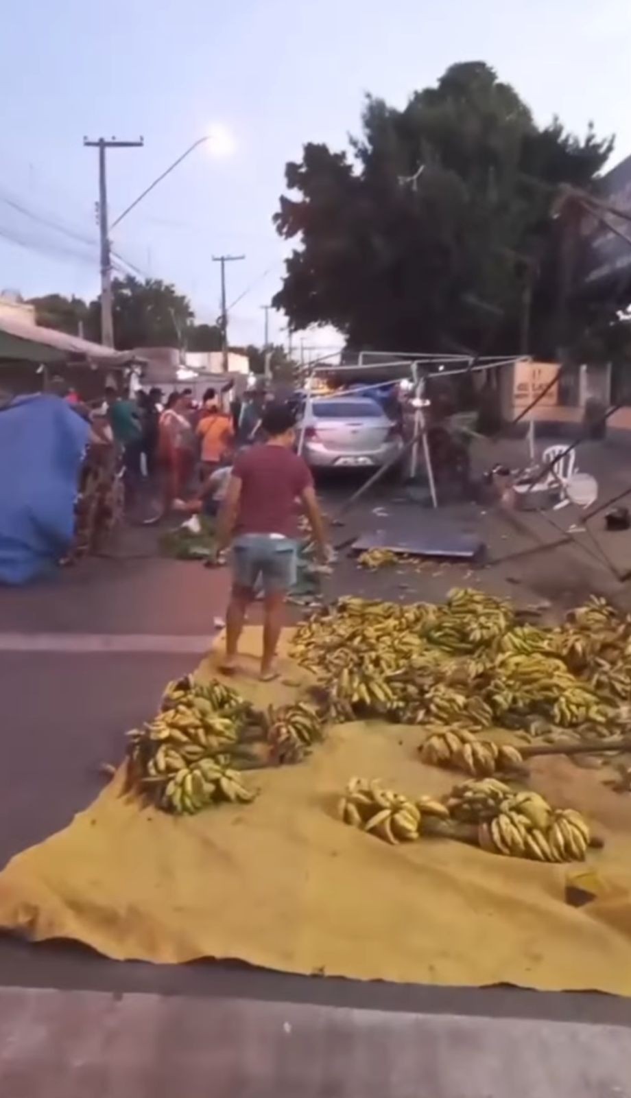 Mulher é atropelada após carro invadir feira ao ar livre em Boa Vista