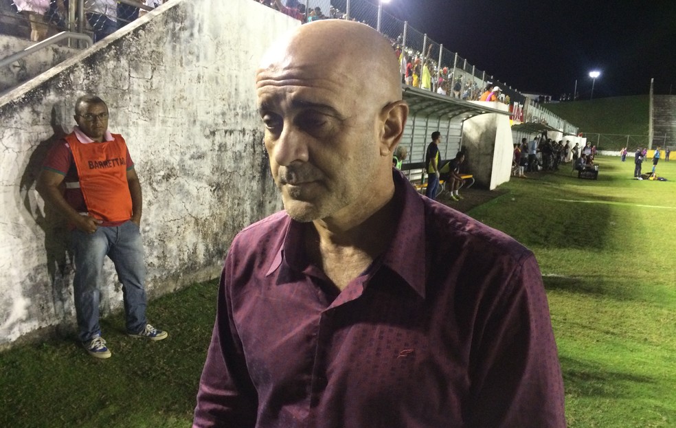 Itamar Schülle esteve no Barretão neste domingo para acompanhar jogo do Operário-PR, clube em que foi campeão (Foto: Hugo Monte/GloboEsporte.com)