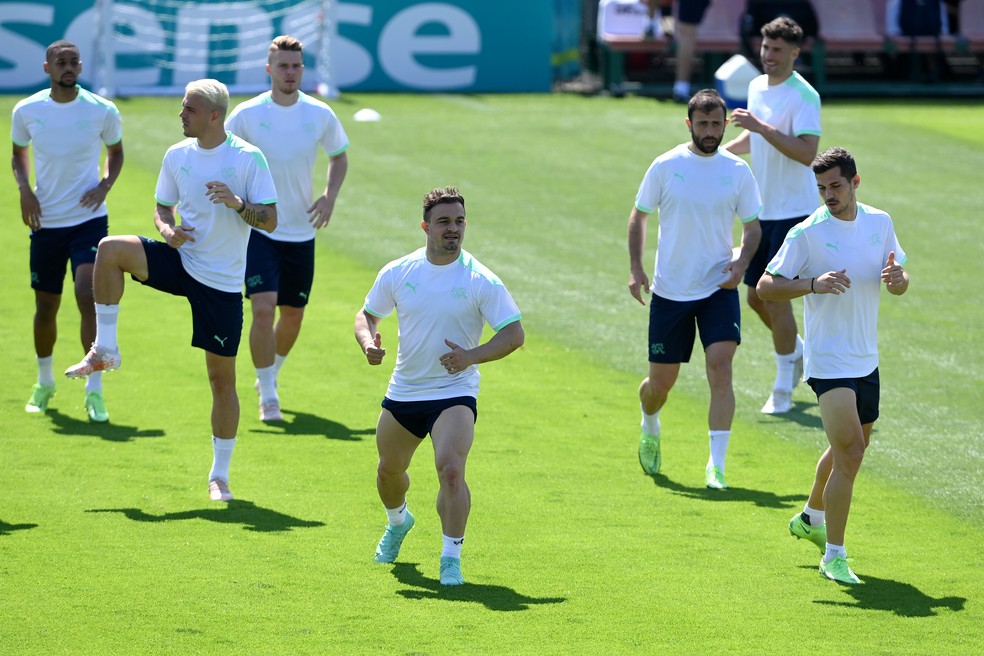 Suíça de Shaqiri tem pedreira após empate na primeira rodada — Foto: Getty Images